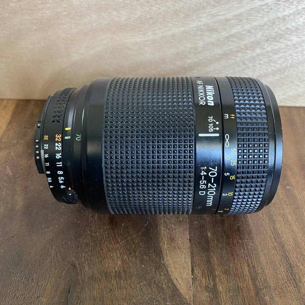 Nikon AF Nikkor 70-210mm 1:4-5.6 D Zoom Camera Lens - Picture 2 of 7